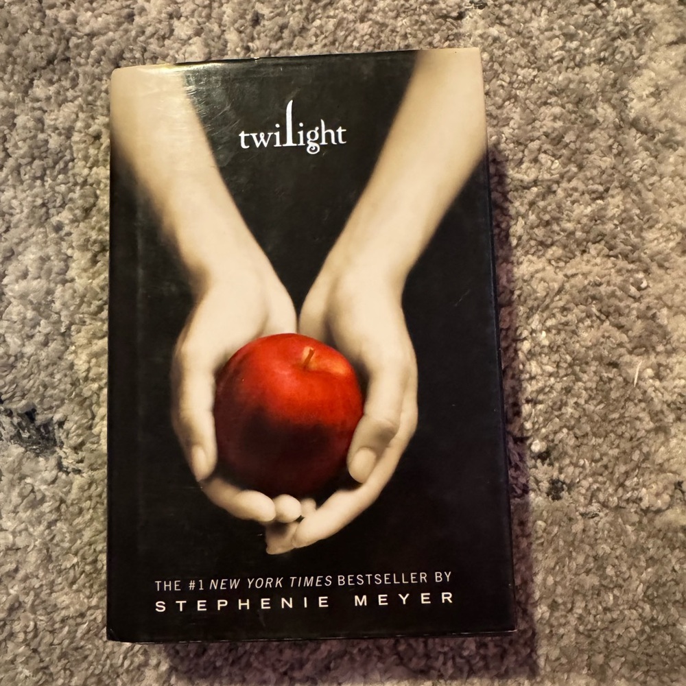 Twilight by Stephenie Meyer — Black Cover with Red Apple